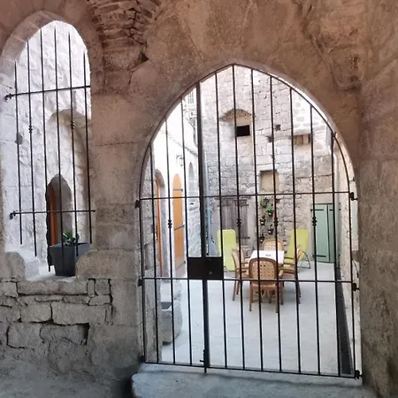 Maison Du Troubadour